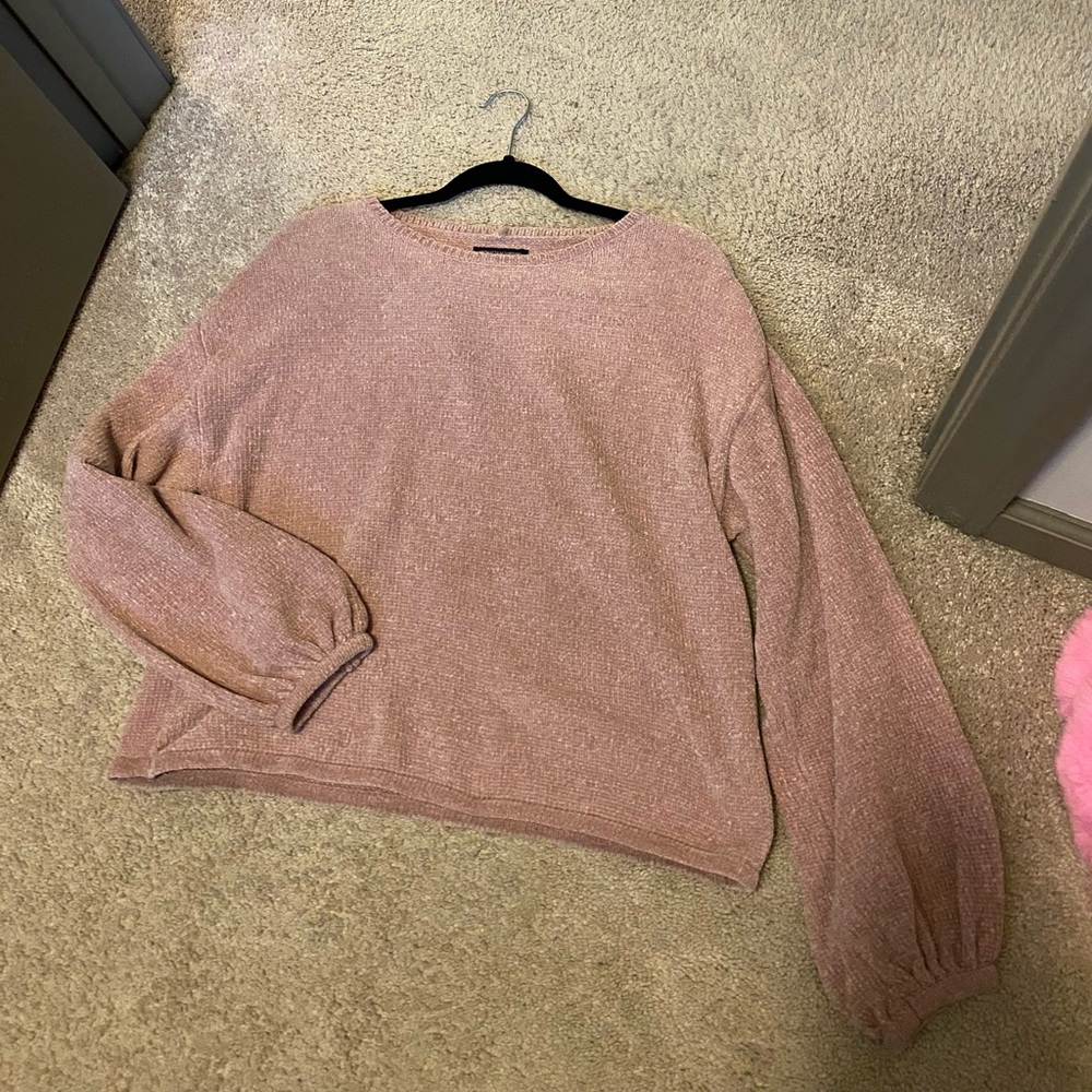 American Eagle soft pink sweater